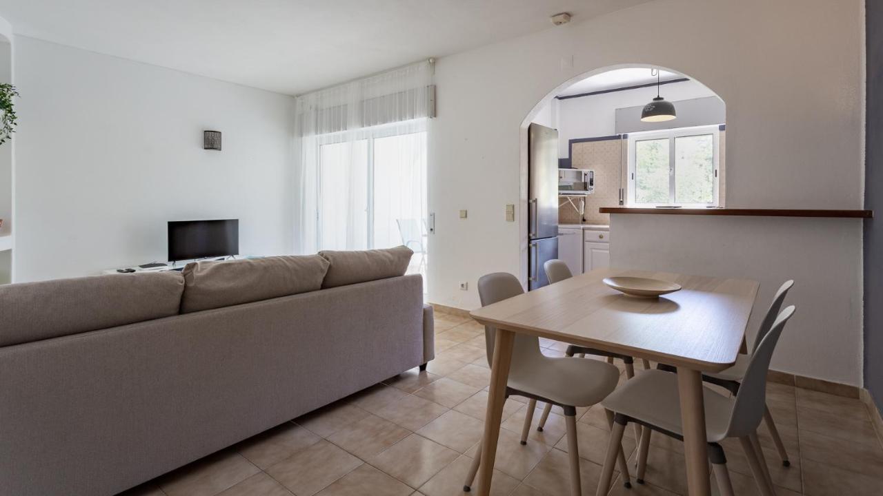 Charming Beachside Apartment W/ Pool By Lovelystay Albufeira Eksteriør bilde