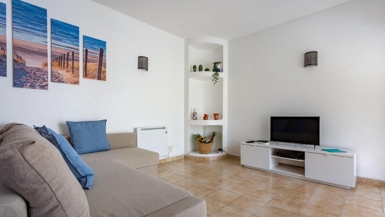 Charming Beachside Apartment W/ Pool By Lovelystay Albufeira Eksteriør bilde