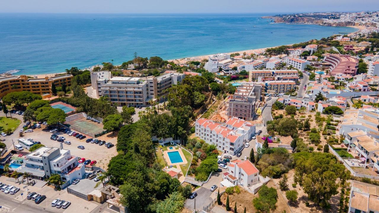 Charming Beachside Apartment W/ Pool By Lovelystay Albufeira Eksteriør bilde
