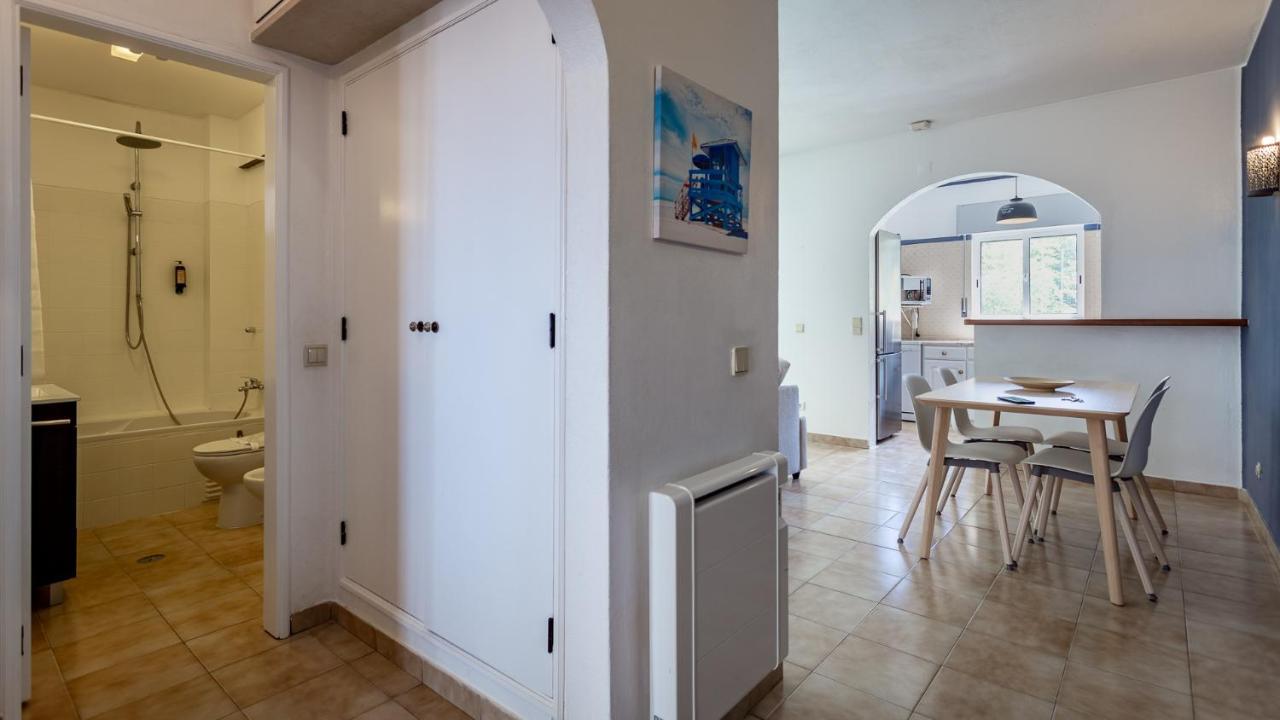 Charming Beachside Apartment W/ Pool By Lovelystay Albufeira Eksteriør bilde